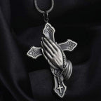 Collar de Titanio con Dije de Cruz y Manos Orando Estilo Clásico