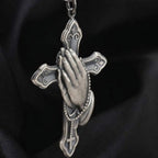 Collar de Titanio con Dije de Cruz y Manos Orando Estilo Clásico