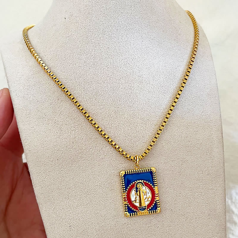 Collar con Dije de Medalla Cuadrada de San Benito a Color Estilo Moderno