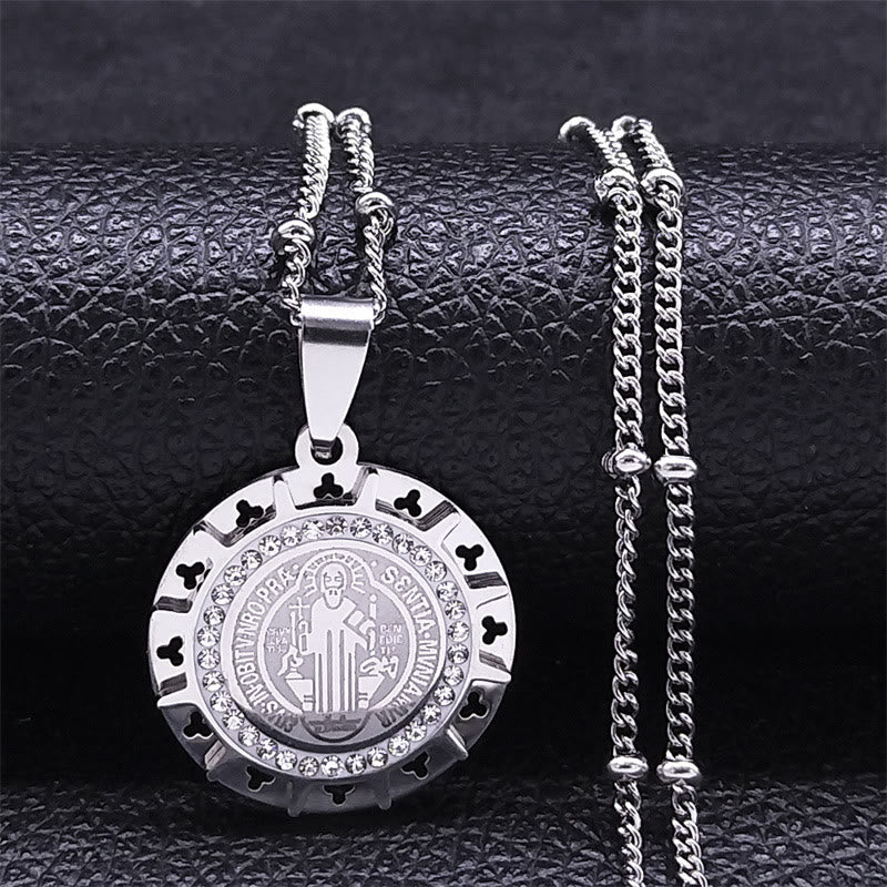 Collar con Dije de Medalla de San Benito con Gemas Estilo Retro
