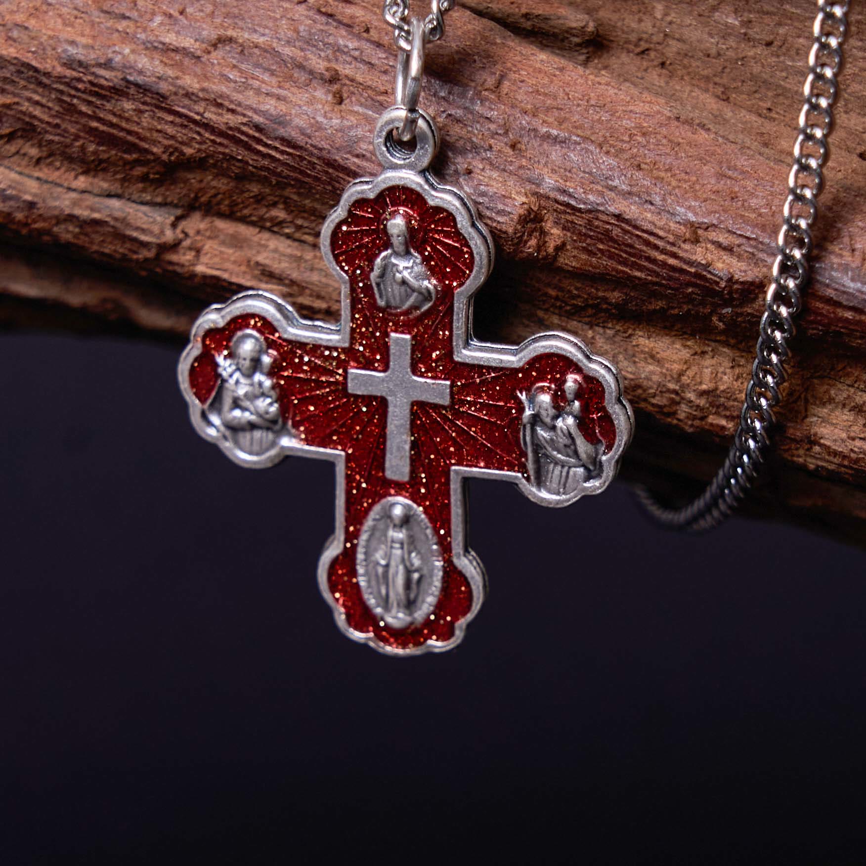 Collar de Aleación con Dije de Cruz Carmelita Cinco en Uno de Cuatro Vías Estilo Clásico