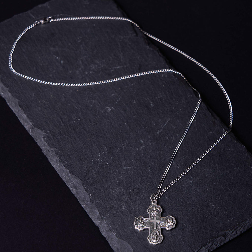 Collar de Aleación con Dije de Cruz Carmelita Cinco en Uno de Cuatro Vías Estilo Clásico