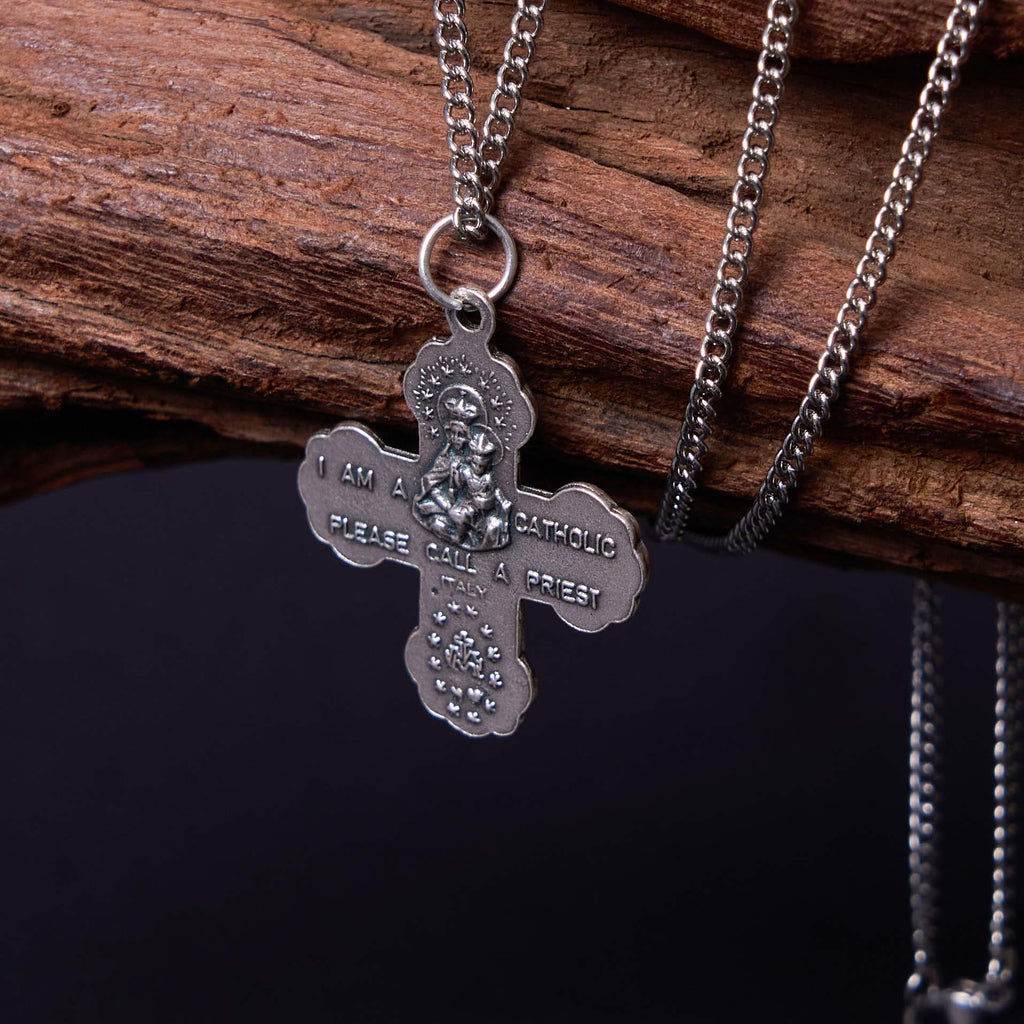 Collar de Aleación con Dije de Cruz Carmelita Cinco en Uno de Cuatro Vías Estilo Clásico