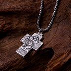 Collar de Aleación con Dije de Cruz Guardiana Jesús, María y José Estilo Clásico