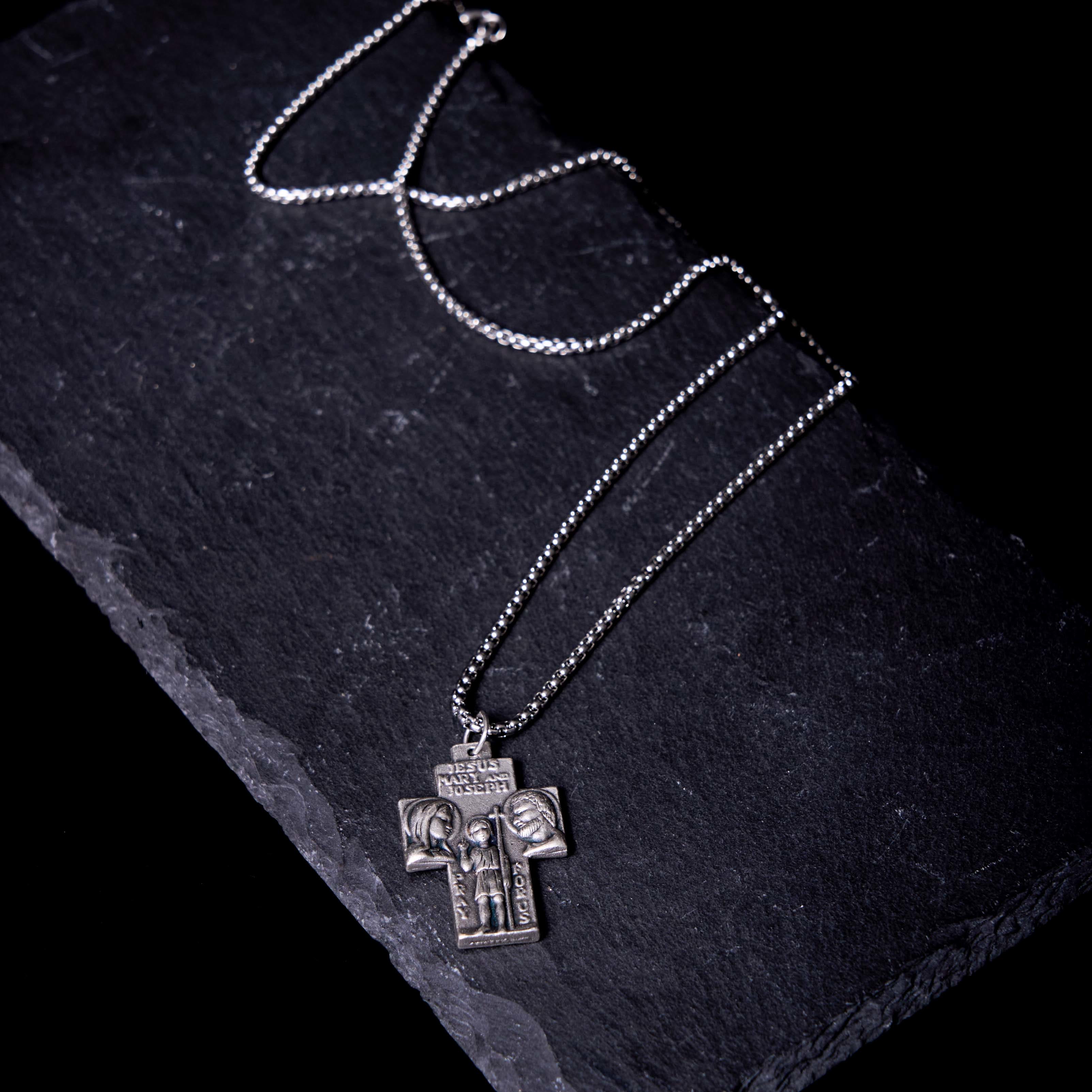 Collar de Aleación con Dije de Cruz Guardiana Jesús, María y José Estilo Clásico