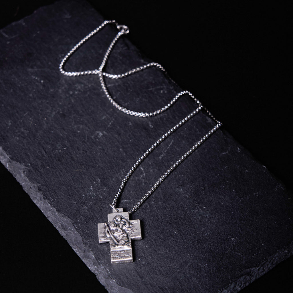 Collar de Aleación con Dije de Cruz Guardiana Jesús, María y José Estilo Clásico