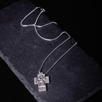 Collar de Aleación con Dije de Cruz Guardiana Jesús, María y José Estilo Clásico