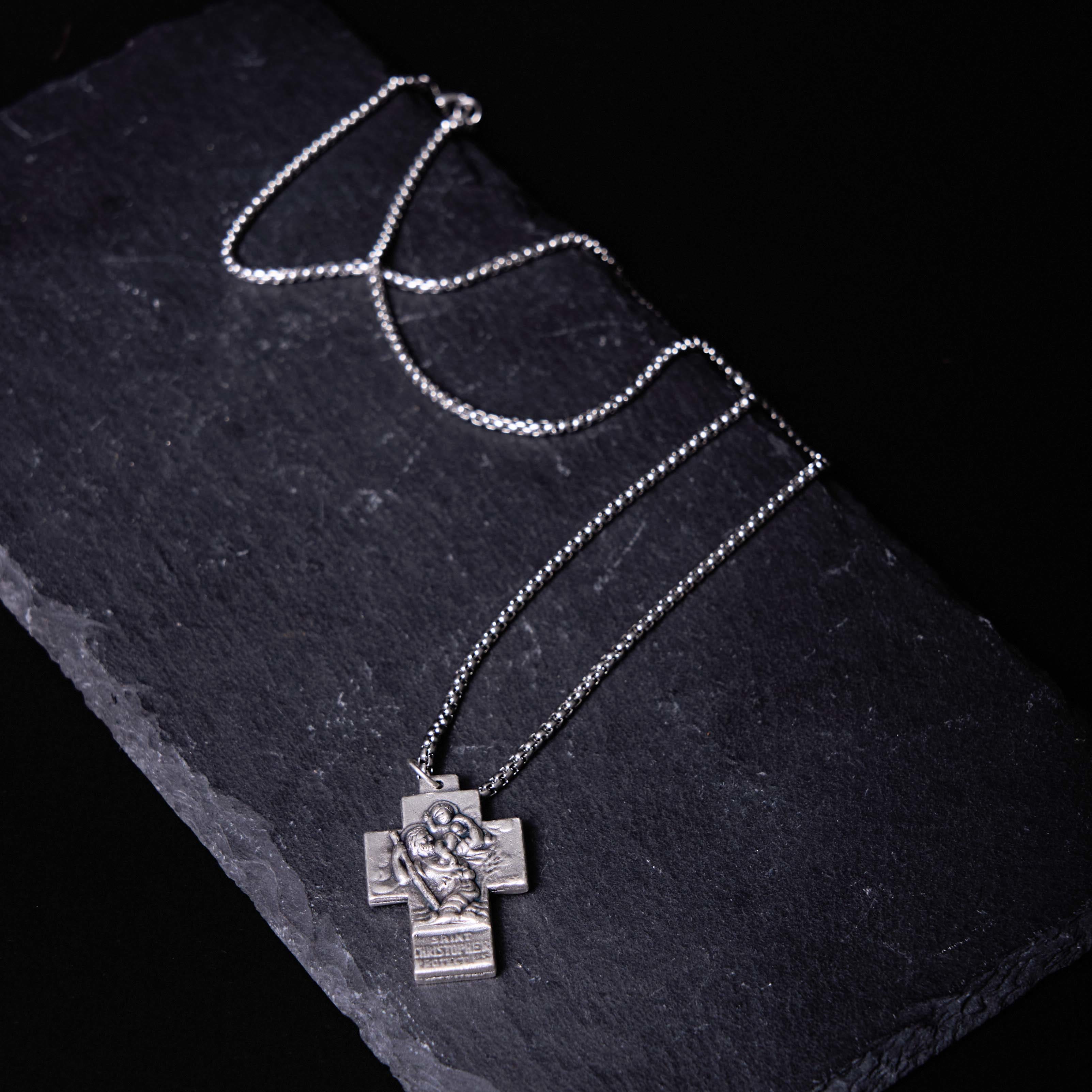 Collar de Aleación con Dije de Cruz Guardiana Jesús, María y José Estilo Clásico