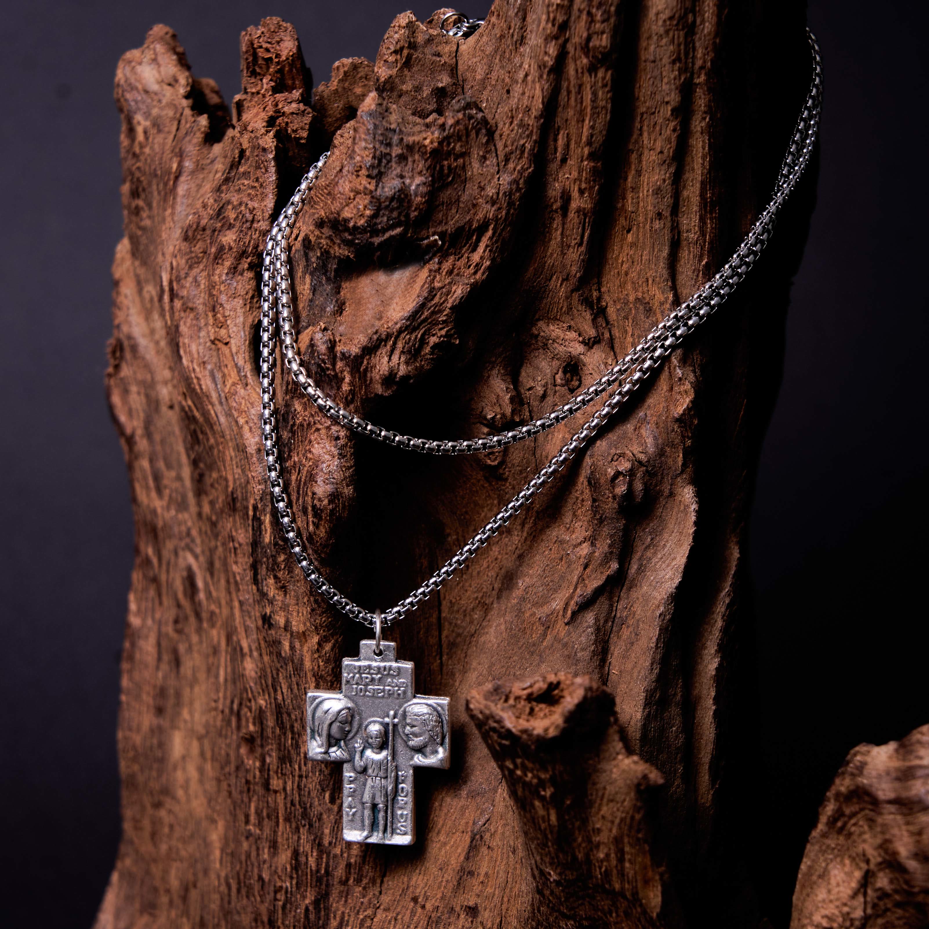 Collar de Aleación con Dije de Cruz Guardiana Jesús, María y José Estilo Clásico