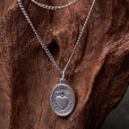 Collar con Dije de Flor y Cruz del Sagrado Corazón de Jesús Estilo Clásico