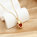 Collar con Dije del Sagrado Corazón de Jesús con Gemas Rojas Estilo Moderno