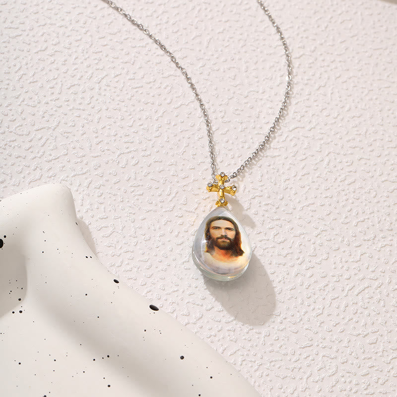 Collar con Dije de Cristal Serie Jesús Estilo Sencillo