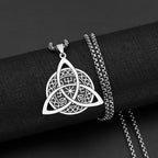 Collar de Acero Inoxidable con Dije Triquetra Estilo Minimalista