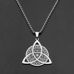 Collar de Acero Inoxidable con Dije Triquetra Estilo Minimalista