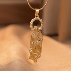 Collar con Dije de la Asunción de la Virgen y la Virgen de Guadalupe Estilo Lujo
