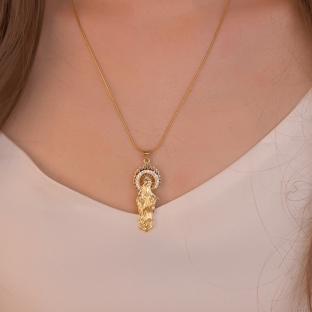 Collar con Dije de la Asunción de la Virgen y la Virgen de Guadalupe Estilo Lujo