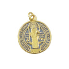 Collar con Dije de San Benito en Latón Bañado en Oro Estilo Refinado