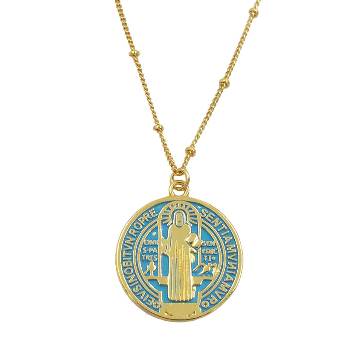 Collar con Dije de San Benito en Latón Bañado en Oro Estilo Refinado