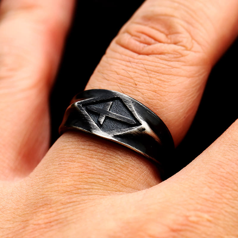 Anillo de Cruz Vintage en Acero de Titanio Estilo Retro