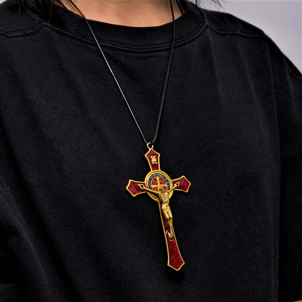 Collar con Dije Crucifijo Artesanal Grande Rojo/Azul Estilo Clásico (5 colores)