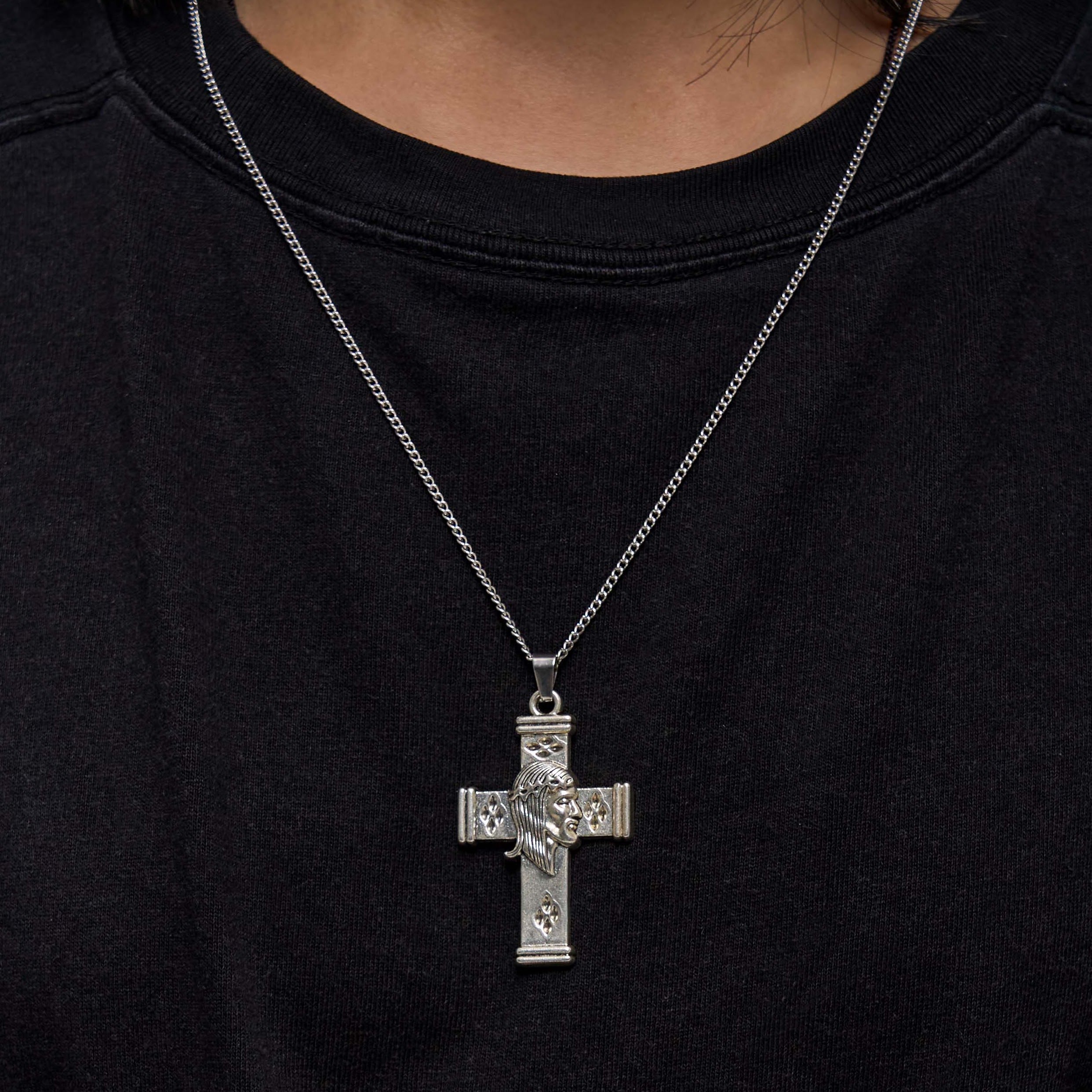 Collar con Dije de Protección Cruz con Ícono de Jesús Estilo Retro