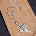Collar con Dije de Protección Cruz con Ícono de Jesús Estilo Retro
