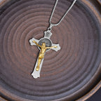 Collar de Aleación con Dije Crucifijo de Jesús e Ícono de San Benito Estilo Clásico