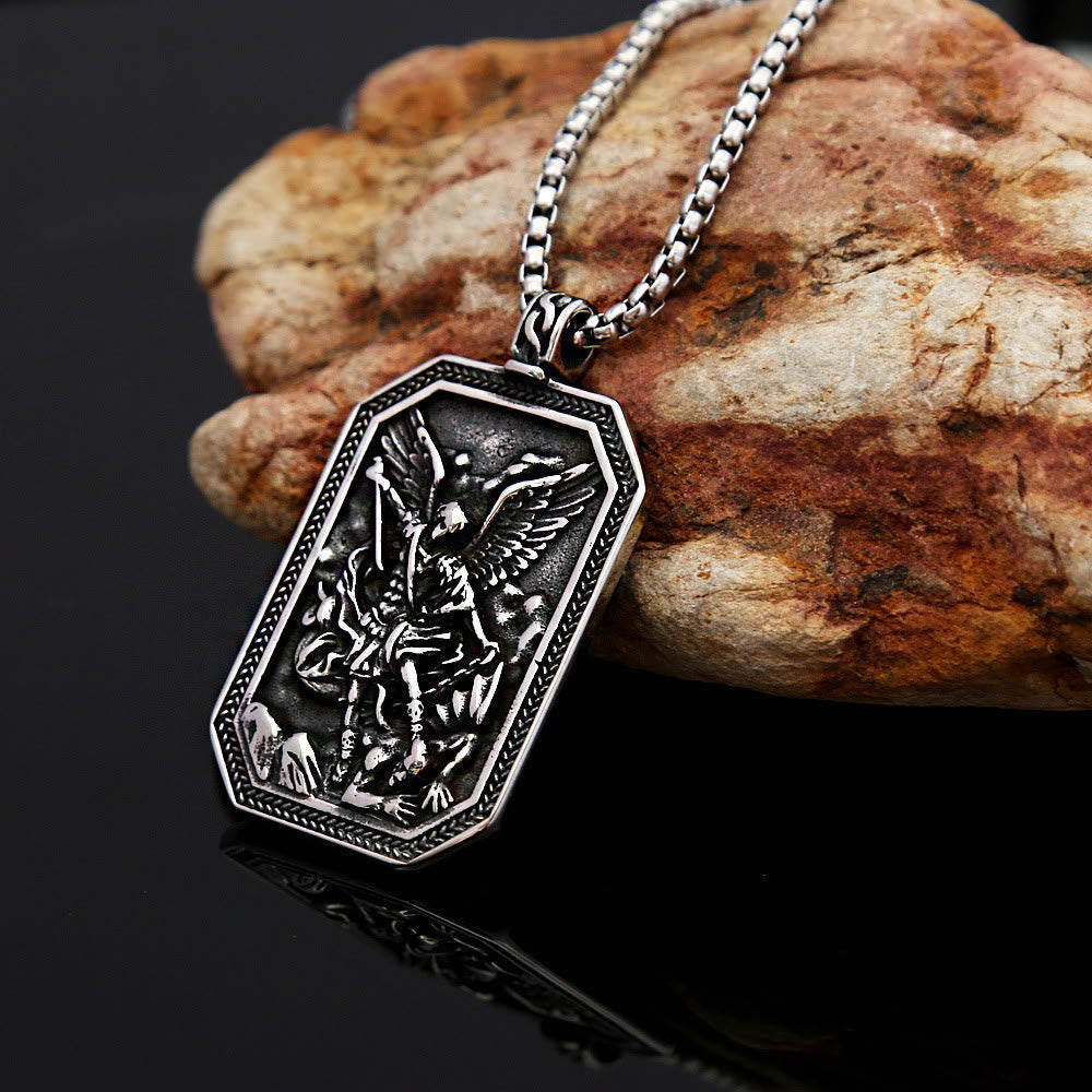 Collar de Acero Inoxidable con Dije de Protección de San Miguel Arcángel Estilo Clásico
