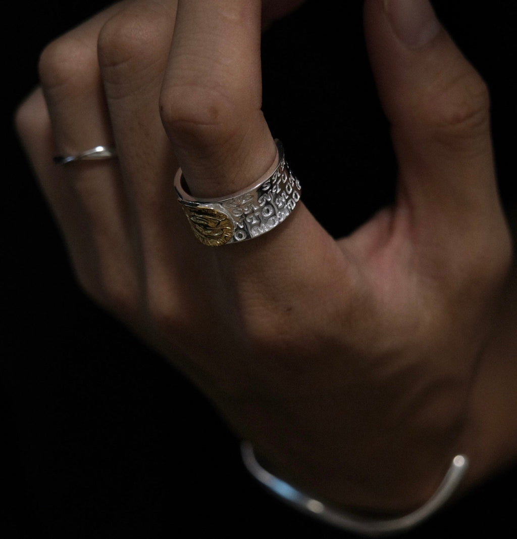 Anillo Ajustable de Aleación con Medalla Milagrosa Dorada de la Virgen Estilo Retro