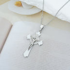Collar con Dije de Protección Crucifijo y Medalla de San Benito Multicolor Estilo Moderno (8 colores)