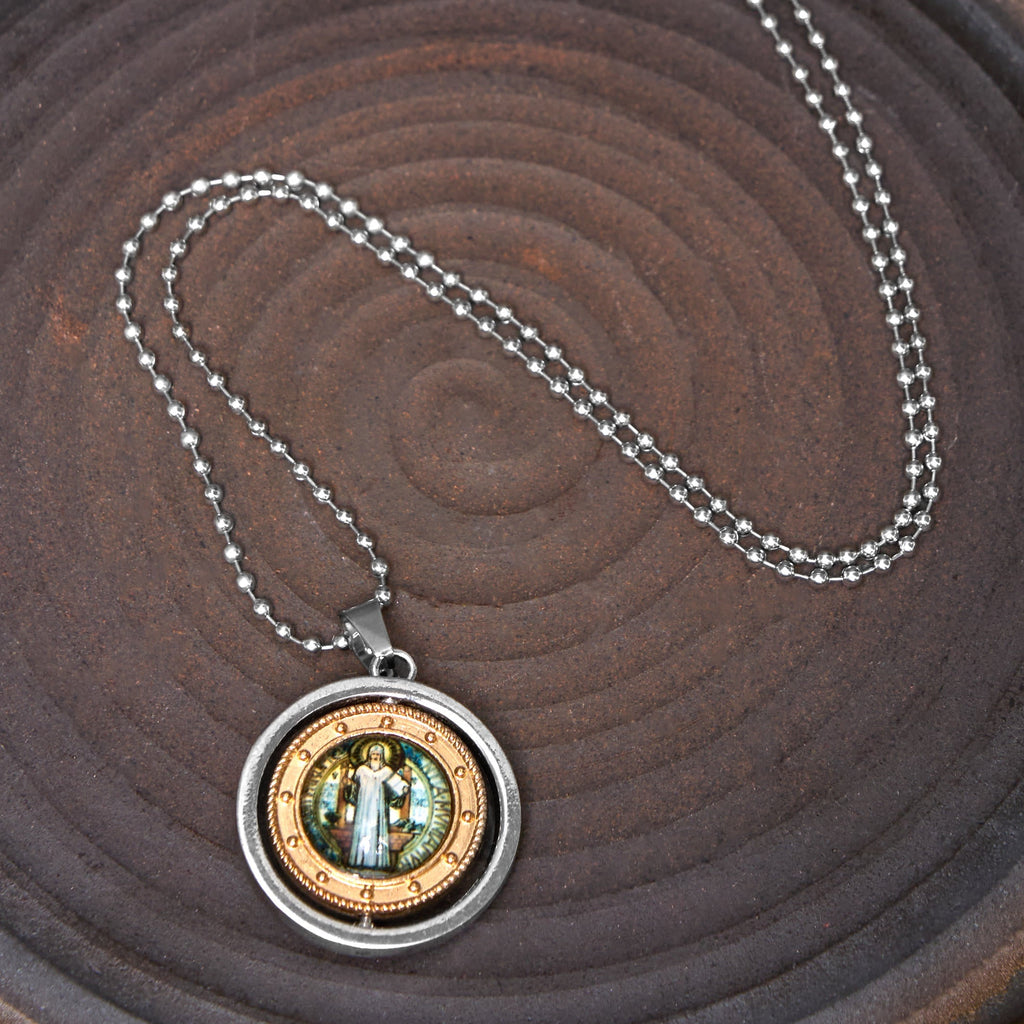 Collar con Dije Giratorio de Íconos de Jesús, San Benito y la Virgen María Estilo Retro
