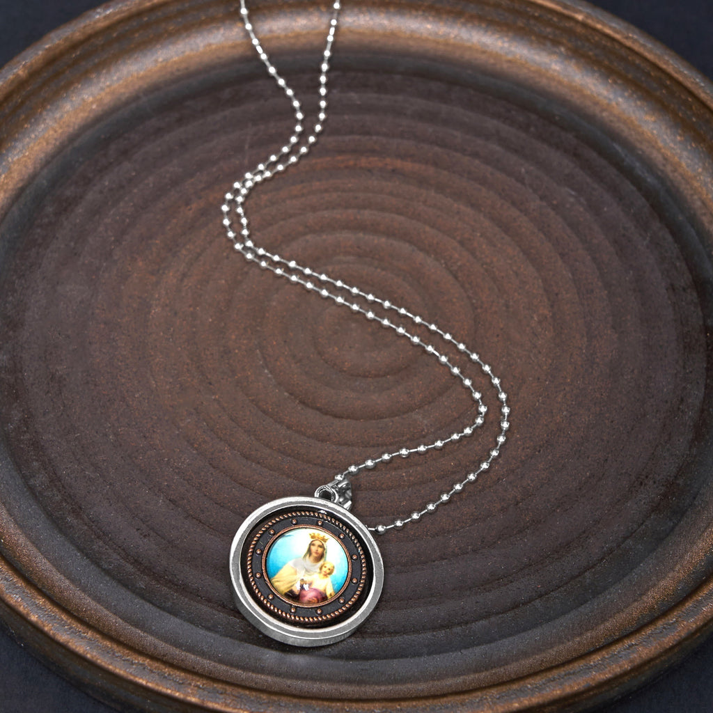 Collar con Dije Giratorio de Íconos de Jesús, San Benito y la Virgen María Estilo Retro