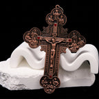 Collar con Dije Crucifijo Ornamentado con Iconografía de Todos los Santos y Gemas Rojas