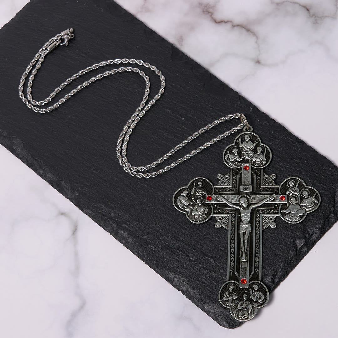 Collar con Dije Crucifijo Ornamentado con Iconografía de Todos los Santos y Gemas Rojas