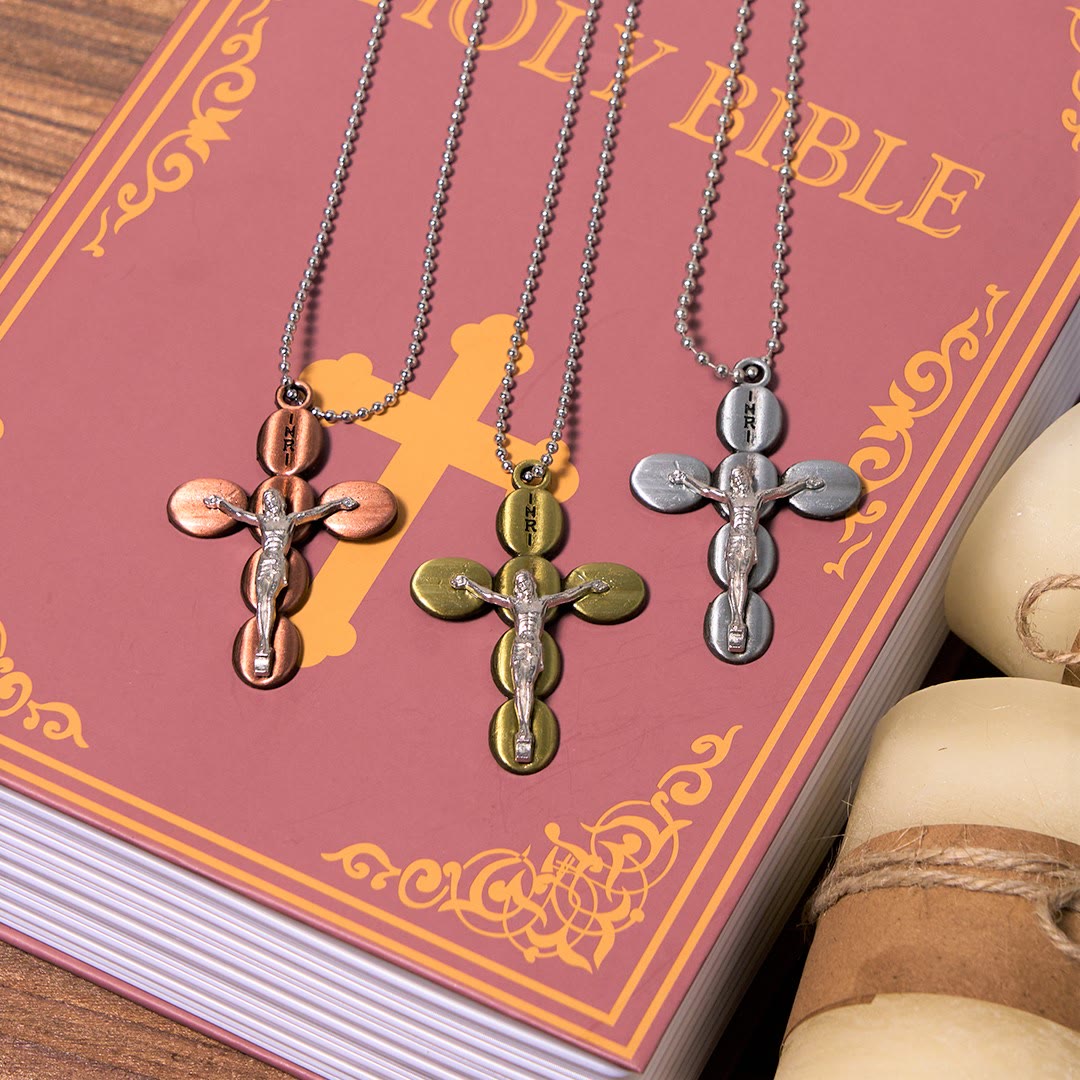 Collar Religioso con Dije Amuleto Crucifijo Protector Estilo Sencillo