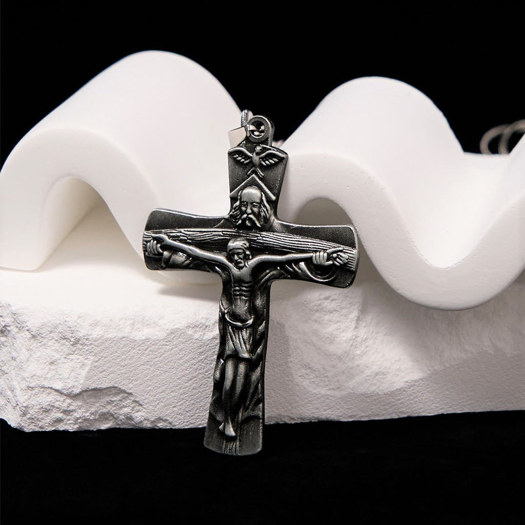 Collar con Dije de la Cruz de la Trinidad, Padre, Hijo y Espíritu Santo Estilo Clásico