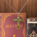 Collar con Dije de la Cruz de la Trinidad, Padre, Hijo y Espíritu Santo Estilo Clásico