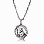 Collar con Dije Relicario de Dos Caras con Grabado de San Benito Estilo Clásico