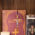 Collar de Fe con Dije Crucifijo de Aleación y Madera Artesanal Estilo Clásico
