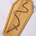 Collar de Fe con Dije Crucifijo de Aleación y Madera Artesanal Estilo Clásico