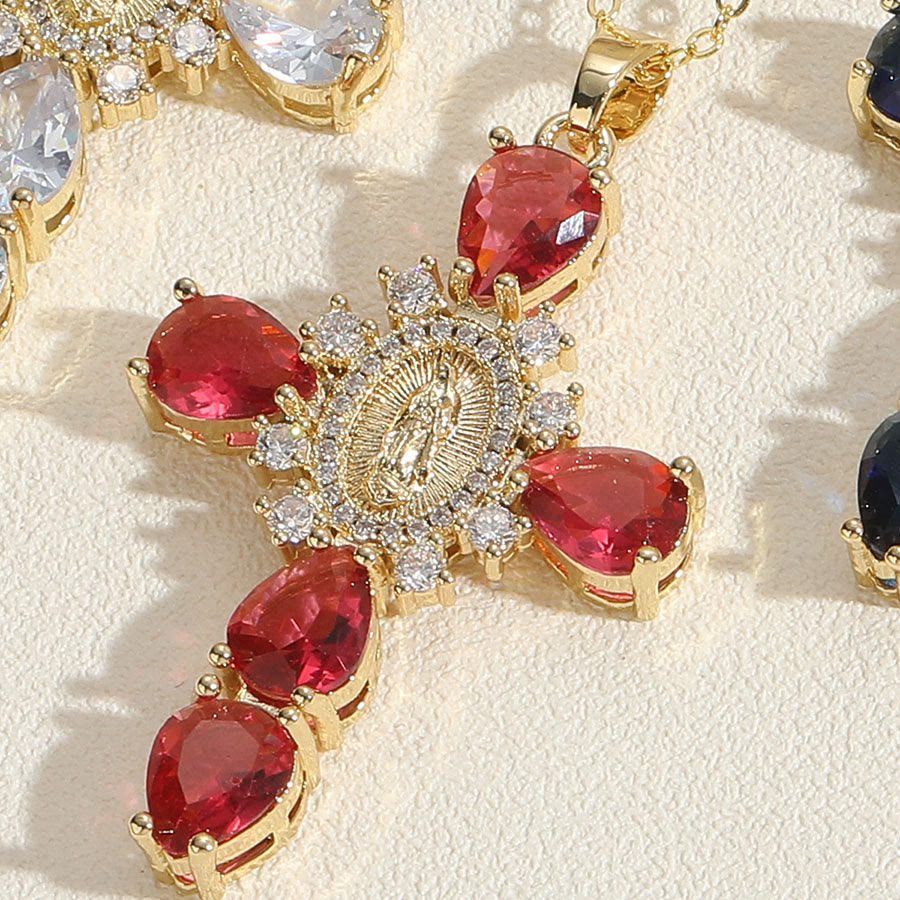 Collar con Dijes de Circonia de Cruz y la Virgen de Guadalupe Estilo Moderno