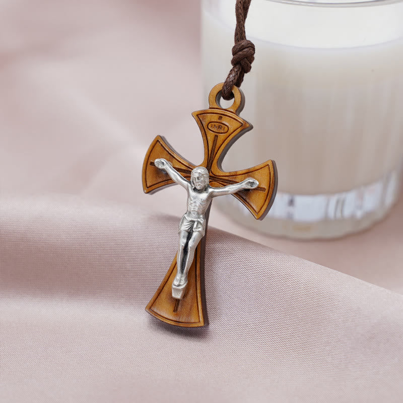 Collar con Dije de Cruz Crucifijo de Madera de Olivo Curvada Estilo Clásico