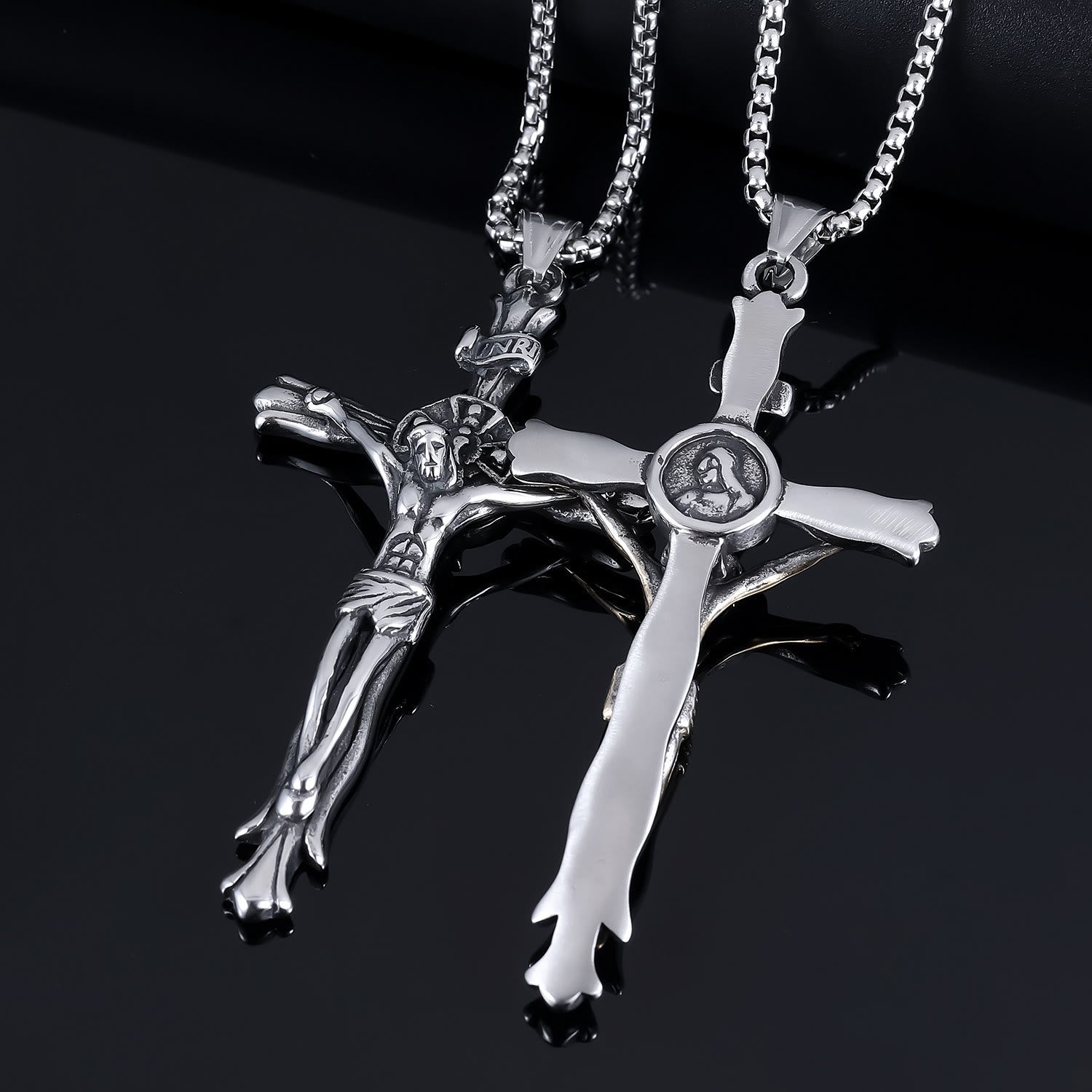 Collar de Fe Sagrada con Cruz Crucifijo de Jesús y Placa INRI Estilo Clásico