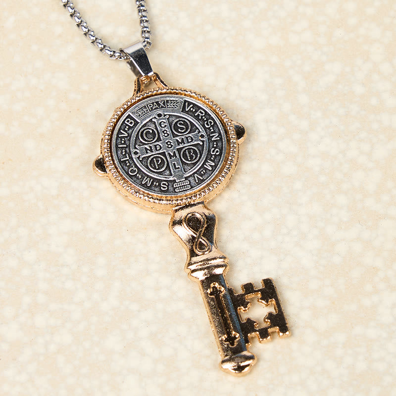 Collar de Aleación con Dije "San Benito Protégenos" Llave de la Fe