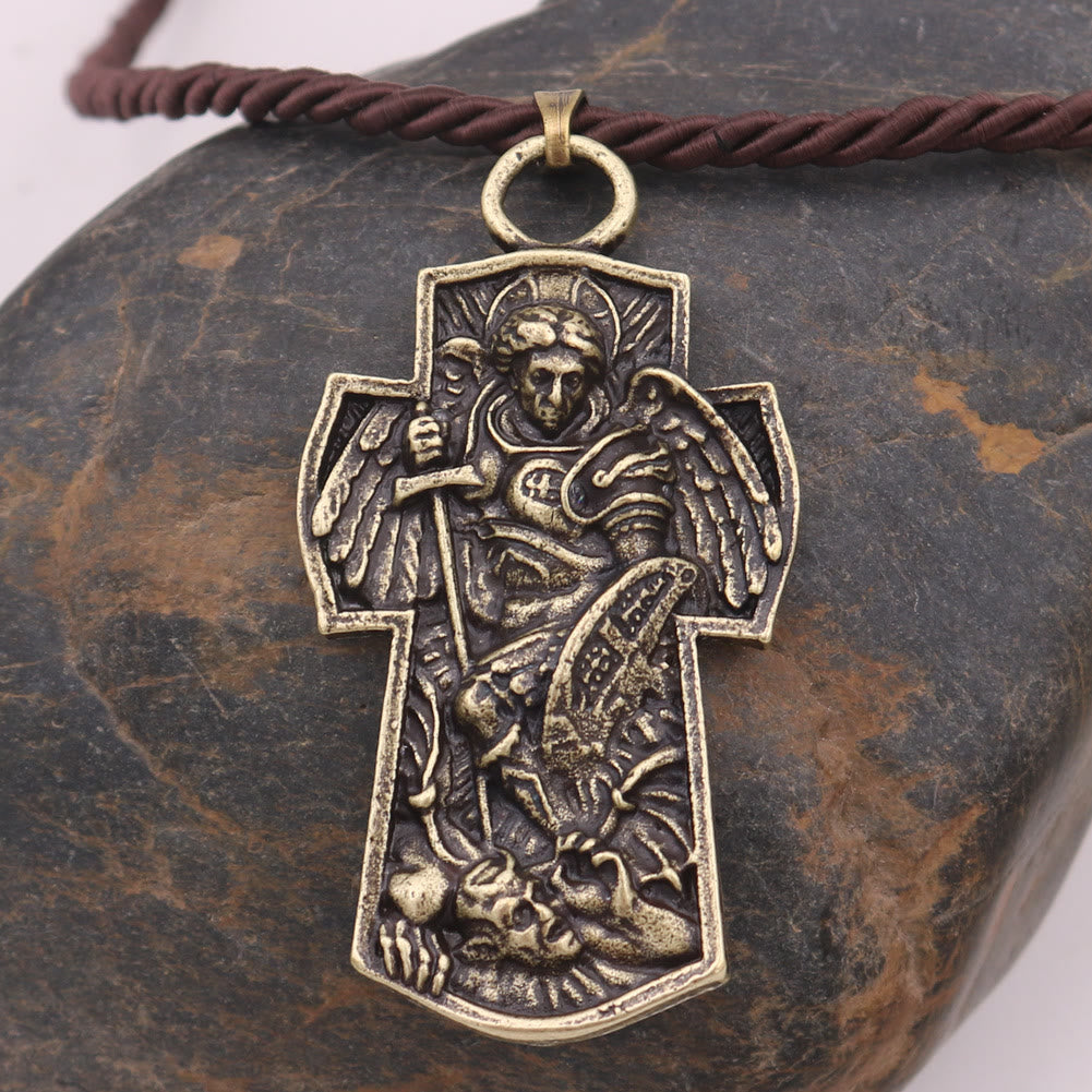 Collar de Titanio con Dije de la Medalla "San Miguel Arcángel Protégenos"