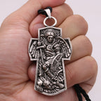 Collar de Titanio con Dije de la Medalla "San Miguel Arcángel Protégenos"