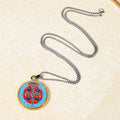 Collar con Dije de Fe Símbolo de Exorcismo de San Benito en 2 Colores Estilo Retro