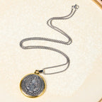 Collar con Dije de Fe Símbolo de Exorcismo de San Benito en 2 Colores Estilo Retro
