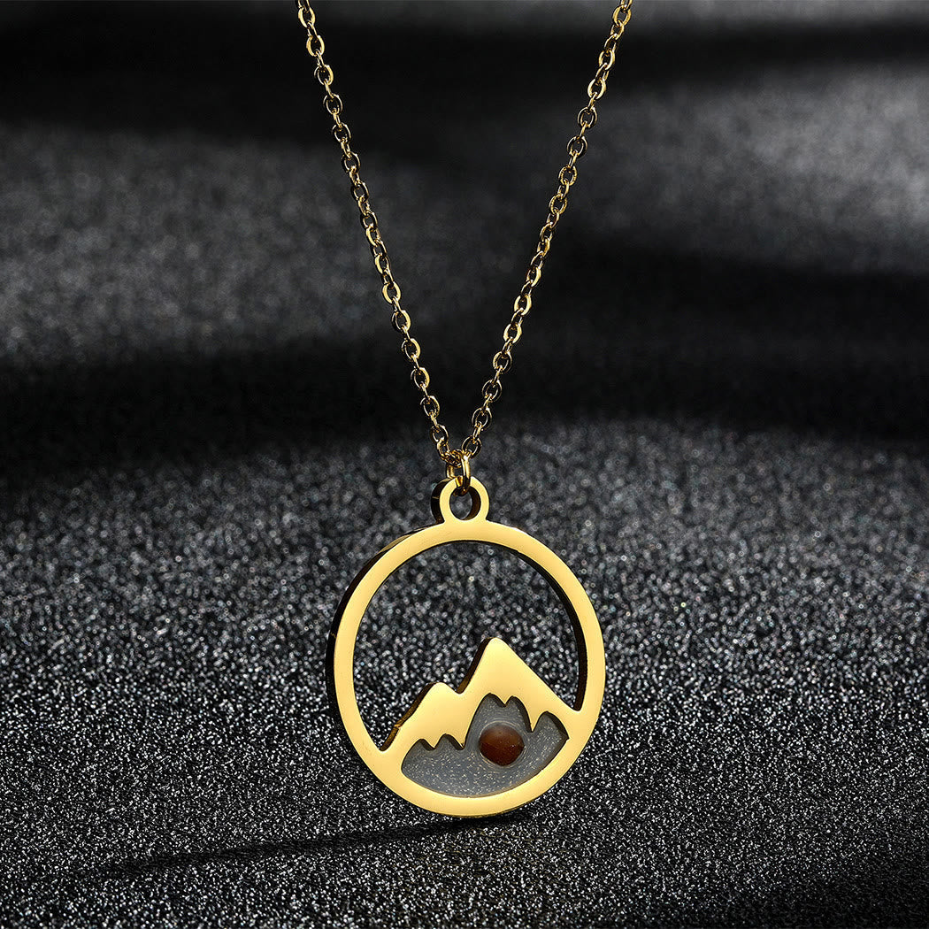 Collar con Dije de Fe Semilla de Mostaza y Montaña Estilo Moderno