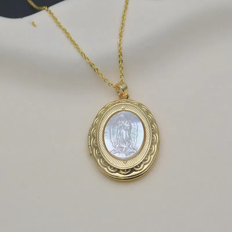 Collar con Dije Relicario de la Virgen de Guadalupe Estilo Clásico